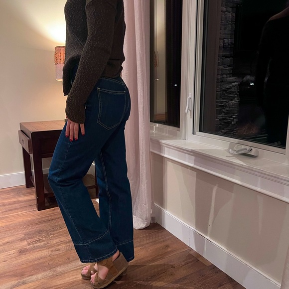 Aritzia sweater - Picture 2 of 5